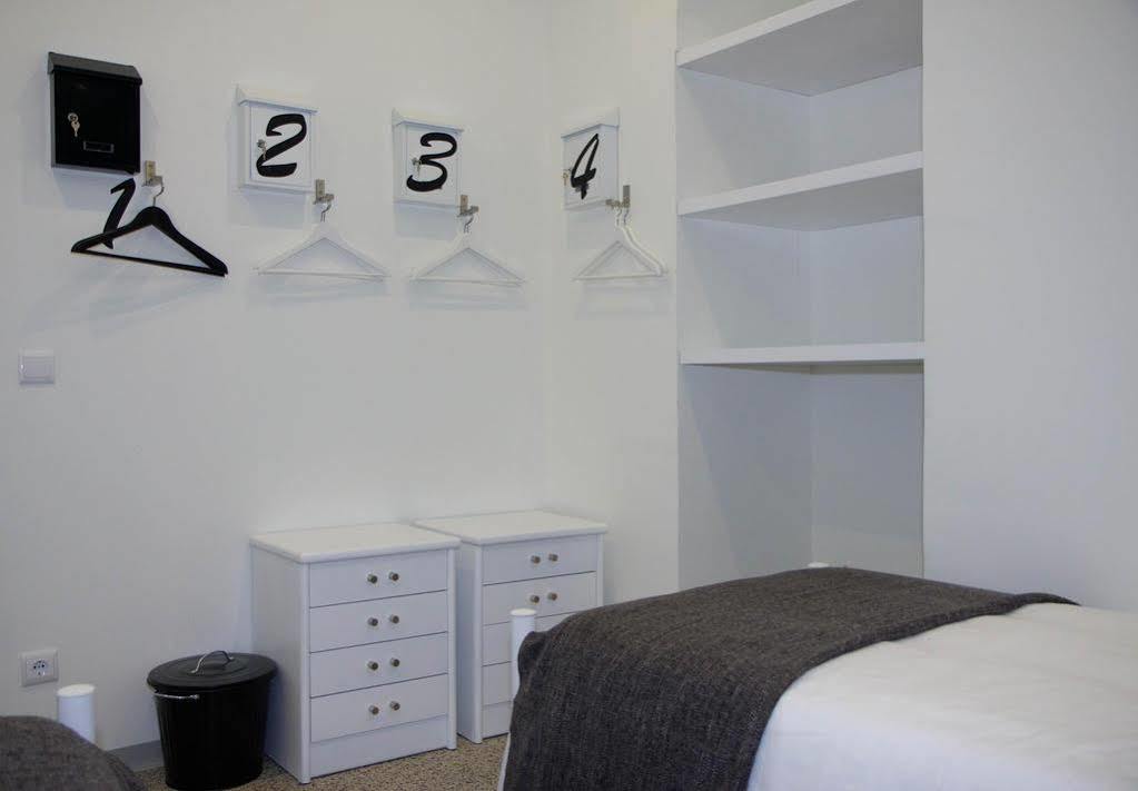 Turismo Do Seculo Hotel เอสตอริล ภายนอก รูปภาพ A typical locker room