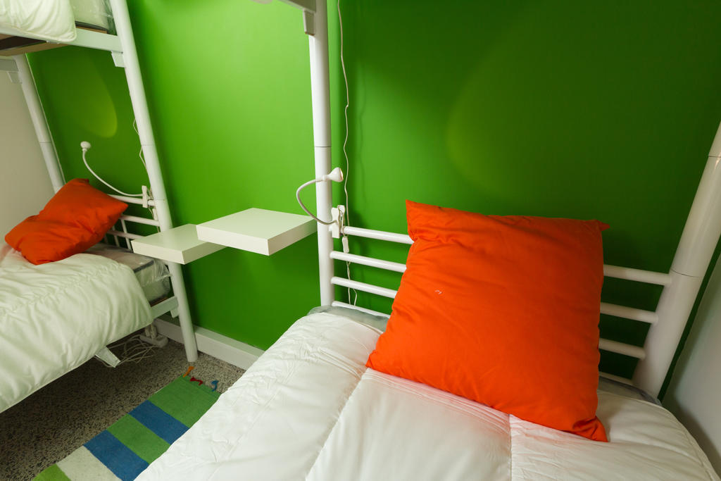 Turismo Do Seculo Hotel เอสตอริล ห้อง รูปภาพ A typical room at the hostel